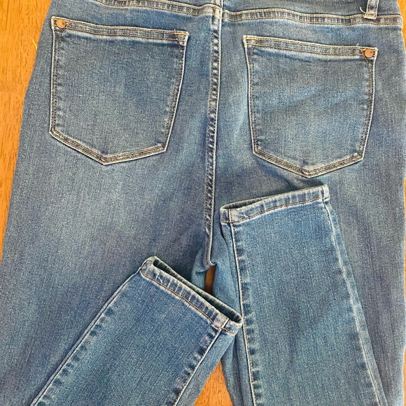 Judy Blue jeans - Picture 4 of 4